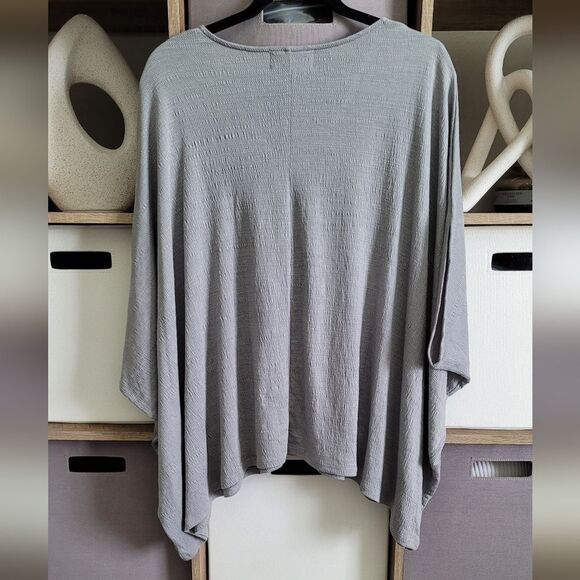Laurie Felt Gray V-Neck Top Size M/L - Picture 9 of 11